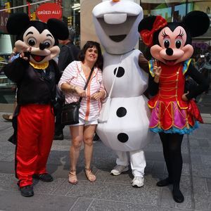 Meet your Posher, Carrie